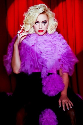 2020-09-02 Katy Perry mówi „Smile”. Posłuchaj nowego albumu!
