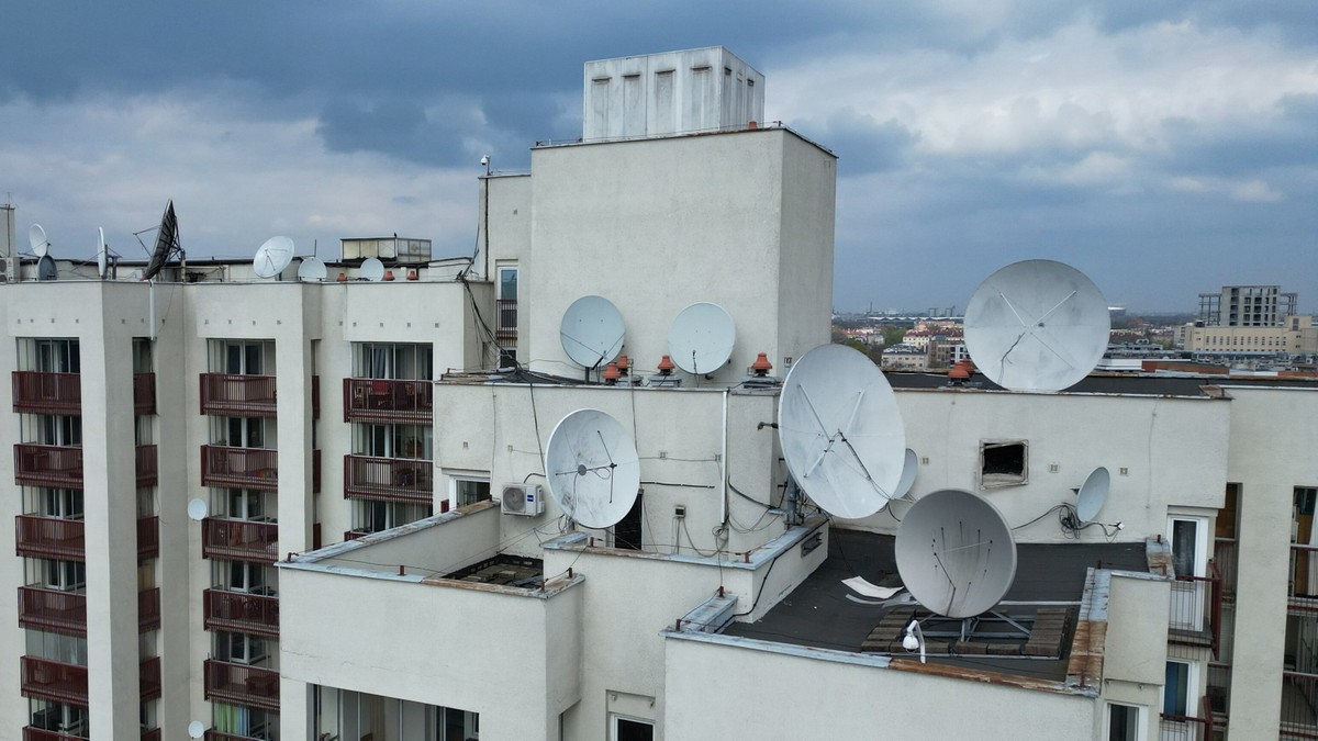 Russian eavesdropping on the roofs of embassies.  Specialist: We know their purpose