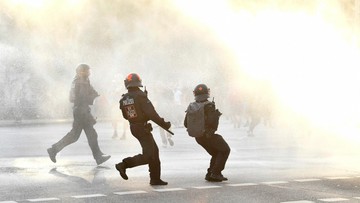 Starcia policjantów z przeciwnikami szczytu G20. Funkcjonariusz oddał ostrzegawczy strzał