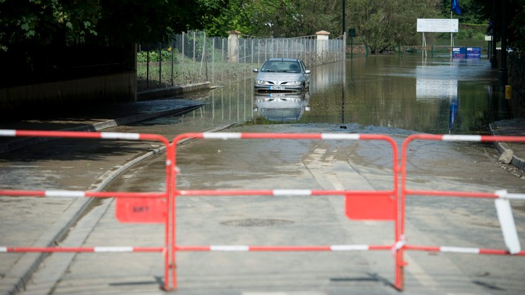 Już pięć ofiar śmiertelnych powodzi we Francji. Straty państwa szacowane na 1,4 mld euro