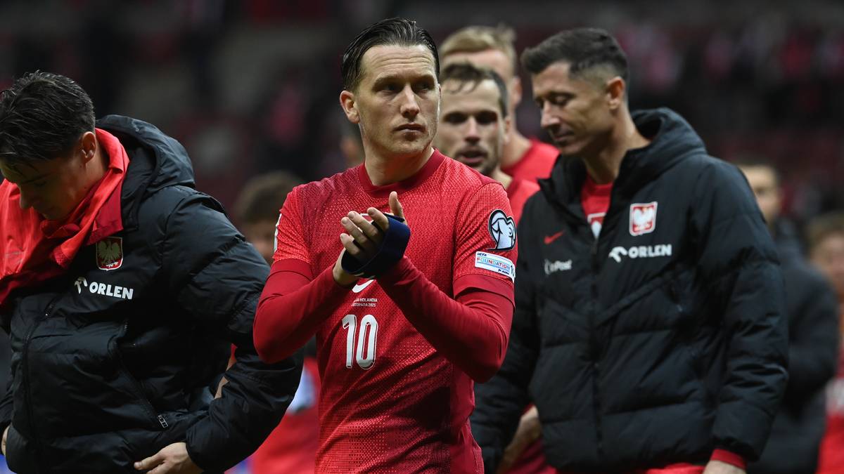 Piłkarze reprezentacji Polski w strojach meczowych.