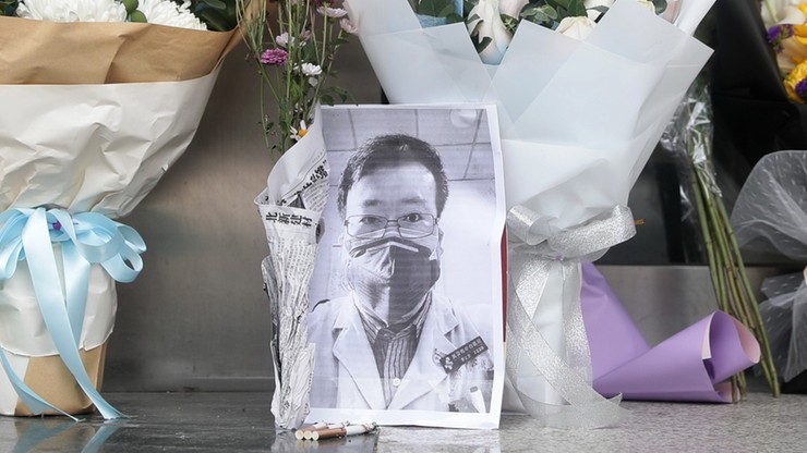 Śledztwo w sprawie zmarłego lekarza z Wuhan. Internauci okrzyknęli go bohaterem