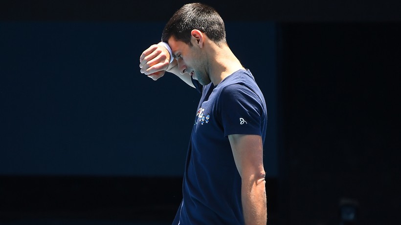 French Open: Turniej tylko dla zaszczepionych, kolejny kłopot Novaka Djokovica