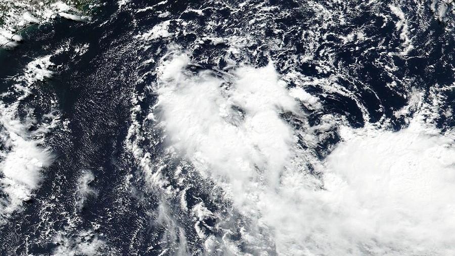 Zdjęcie satelitarne cyklonu tropikalne Potira u wybrzeży Brazylii 20 kwietnia 2021 roku. Fot. NASA.