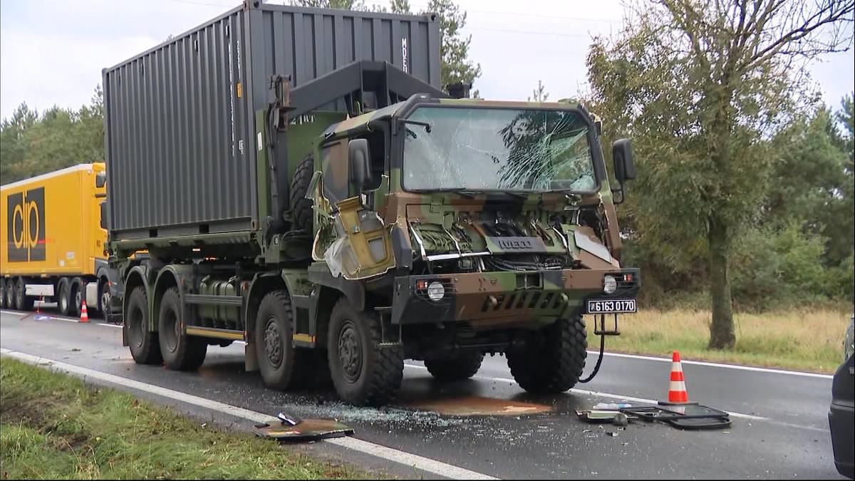 Wypadek francuskich żołnierzy pod Poznaniem. Zderzyło się pięć pojazdów