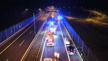 Tragiczny finał policyjnego pościgu. Nie żyje kierowca ciężarówki, ranny policjant