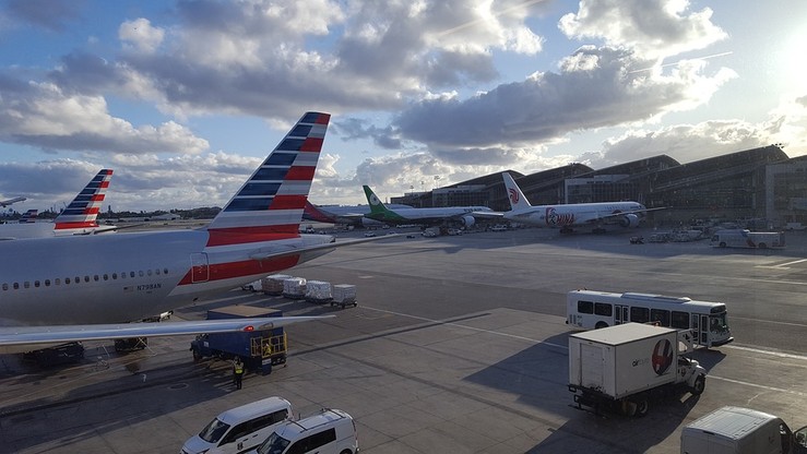 W USA ewakuowano pasażerów samolotu American Airlines
