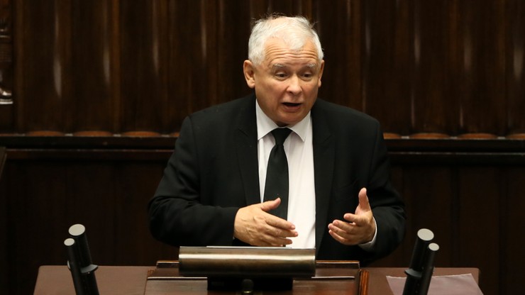 Kaczyński mówił o 1,5 minuty za długo, wicemarszałek go nie upomniał. "Są równi i równiejsi"