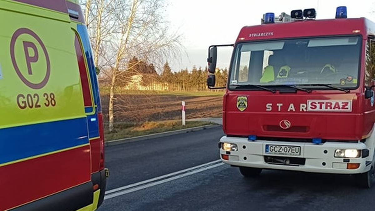 Kierowca samochodu wjechał w grupę spacerujących. Trzy osoby w szpitalu