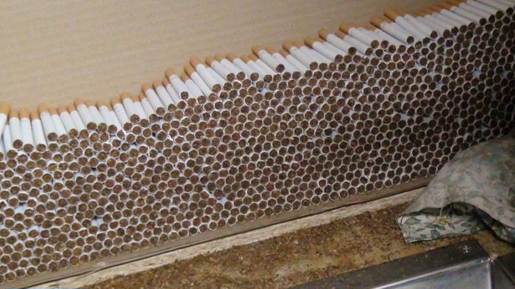 Uderzenie CBŚP w gangi tytoniowe. Zlikwidowano 7 wielkich fabryk nielegalnych papierosów