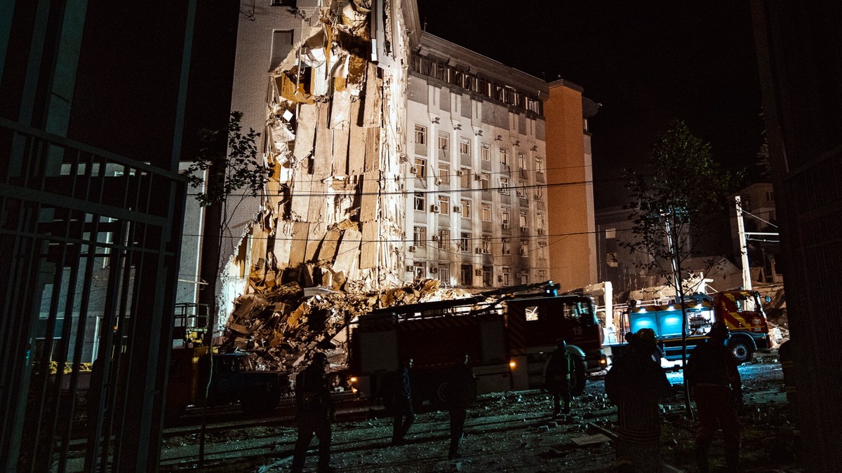 Ukraina. Rosjanie ostrzelali Dniepr. Rakiety trafiły w budynek mieszkalny i siedzibę SBU