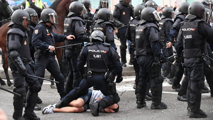 Dwunastu kibiców Legii zatrzymanych! Hiszpańskie media nazywają ich "zwierzętami" (WIDEO)