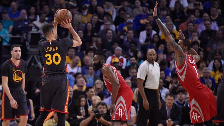 NBA: Wspaniała passa Warriors trwa. Curry i spółka pokonali Rakiety