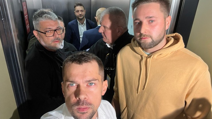 Patryk Jaki uwięziony w windzie przez lidera AgroUnii Michała Kołodziejczaka