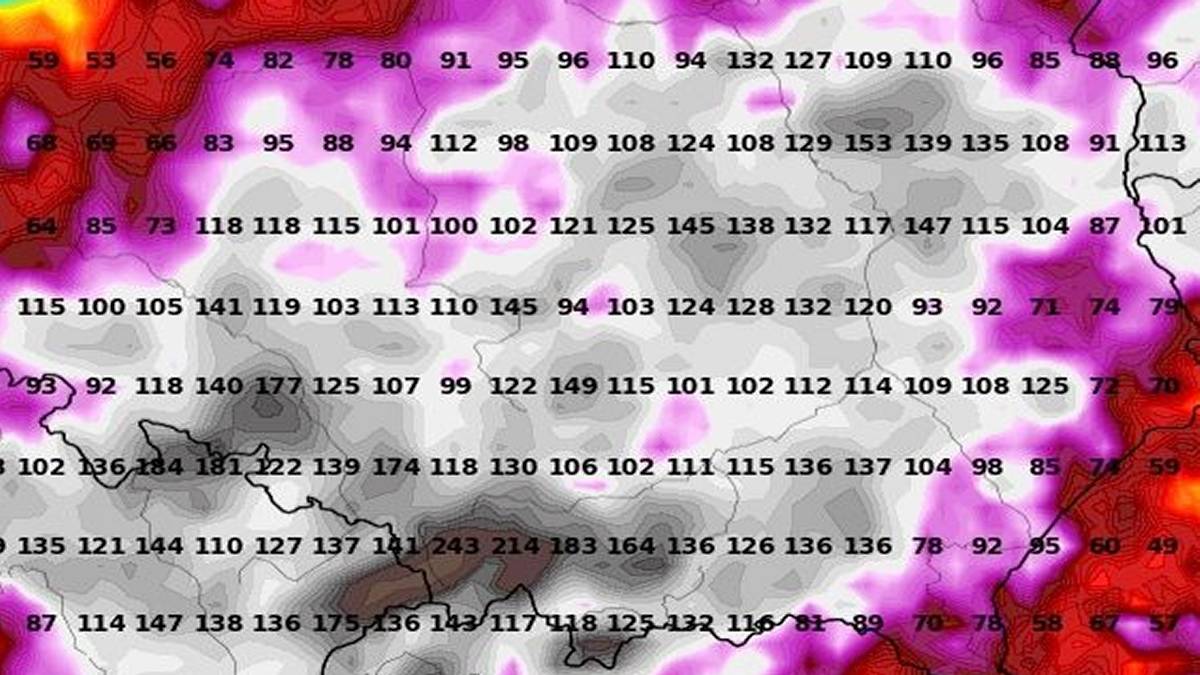 Szare kolory oznaczają bardzo duże sumy opadów. Fot. wxcharts.com