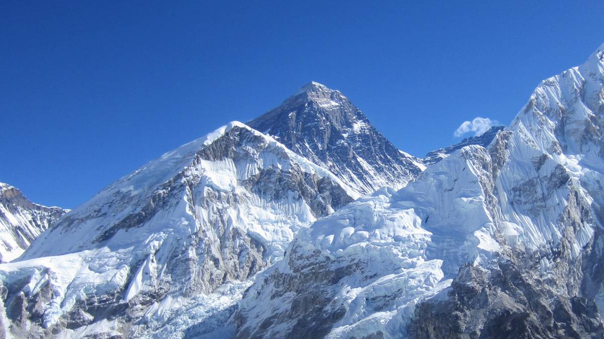 Seryjny zdobywca Mount Everest znów na szczycie. Rekord pobity
