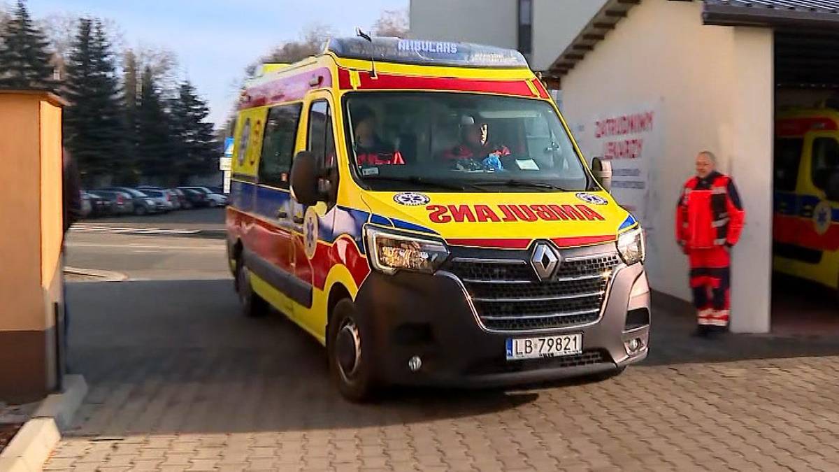Atak na ratowników medycznych w szpitalu. Zarzuty usłyszeli ojciec i syn