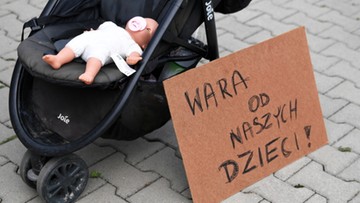 "Poniosą surowe konsekwencje". Minister o agresji antyszczepionkowców
