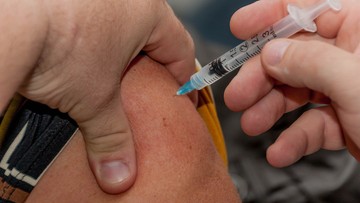 Od wtorku osoby pełnoletnie mogą bezpłatnie zaszczepić się przeciw grypie