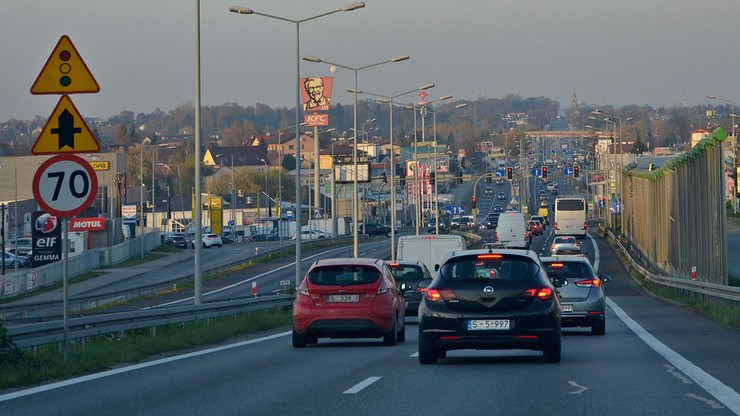 2212 ofiar wypadków na polskich drogach. Od 1 stycznia 2022 roku zmiany w przepisach drogowych