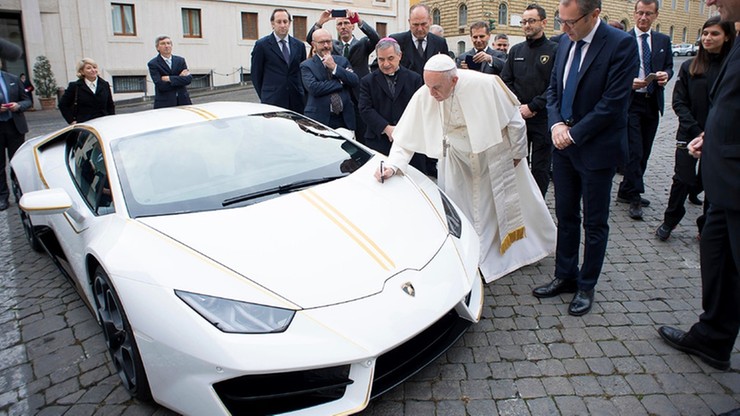 Czech wygrał Lamborghini Huracan z autografem papieża Franciszka