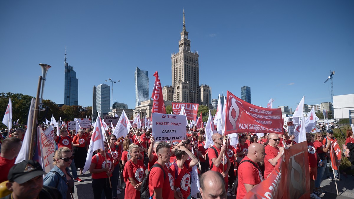 "Marsz Gniewu" w Warszawie. Pracownicy budżetówki protestują