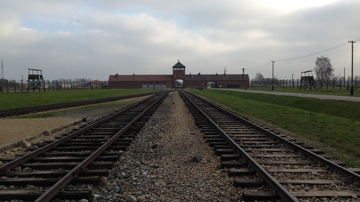72 lata temu Niemcy rozpoczęli deportacje warszawiaków do Auschwitz