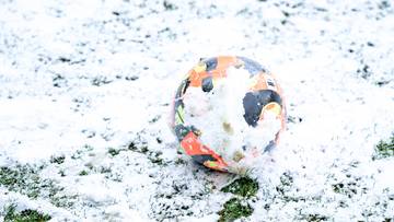 Śnieg kontra Raków i Rapid. Boiskowe zamieszanie przed meczem