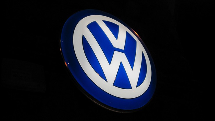 Volkswagen zwiększa rezerwę na koszty afery ze spalinami