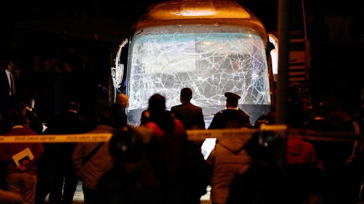 Egipt: cztery osoby zginęły w zamachu na autobus turystyczny w Gizie