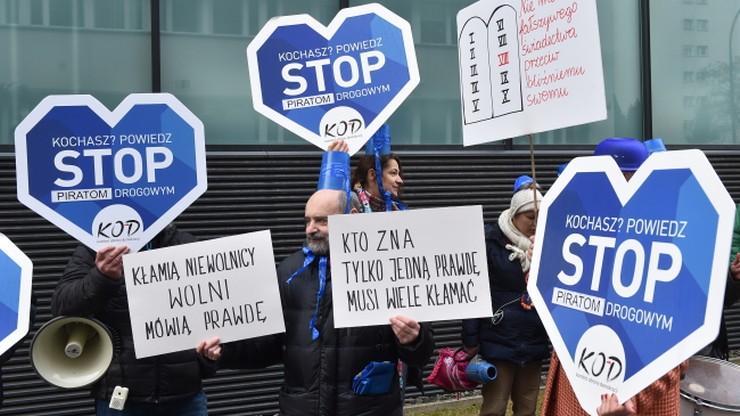 PZU protestuje przeciw wykorzystaniu swoich znaków towarowych przez KOD