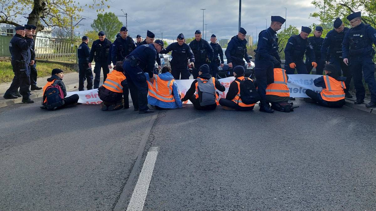 Kolejna taka akcja w Warszawie. Aktywiści zablokowali mosty