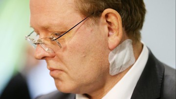 Proimigracyjny burmistrz w Niemczech raniony nożem. Niemieccy politycy potępili atak