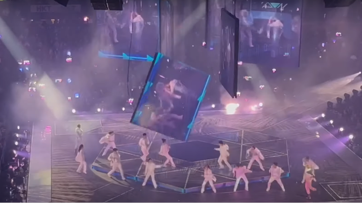 Hongkong: Podczas koncertu boysbandu na tancerzy runął ekran