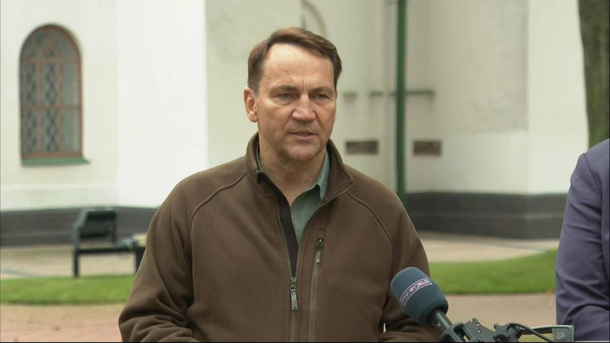 Sikorski reaguje na ataki przy granicy. "Niech to będzie ostatecznym dowodem"