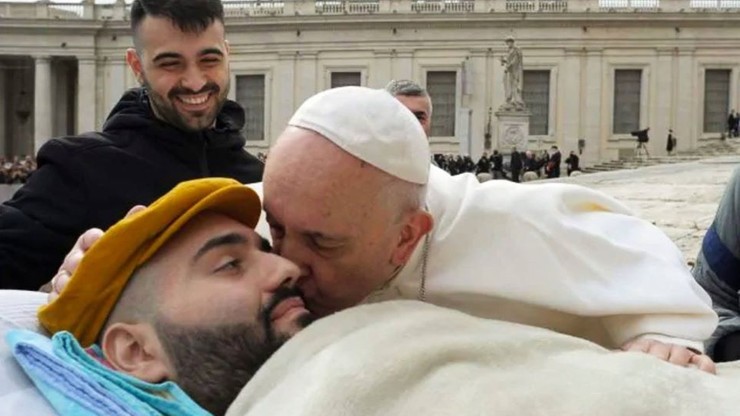 Papież Franciszek spotkał się ze sparaliżowanym raperem