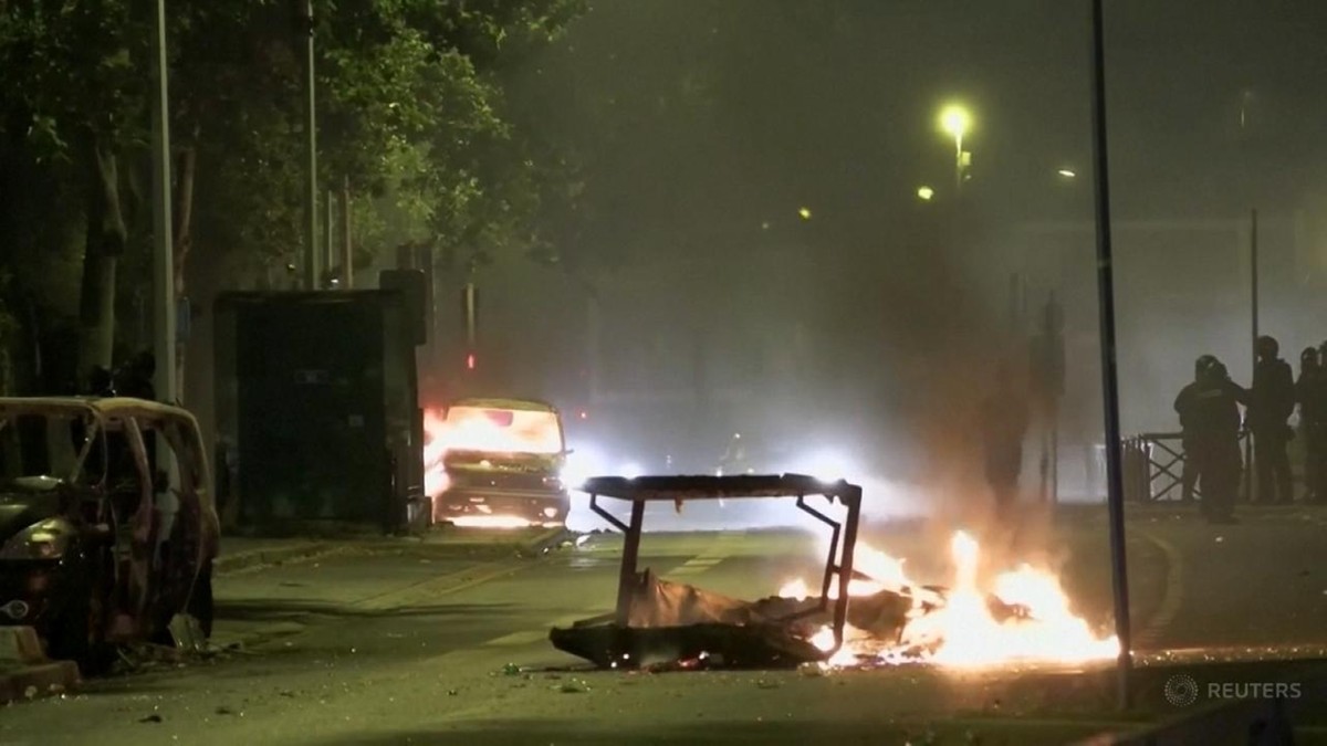 Zamieszki we Francji. Babcia zabitego przez policjanta 17-latka apeluje do protestujących