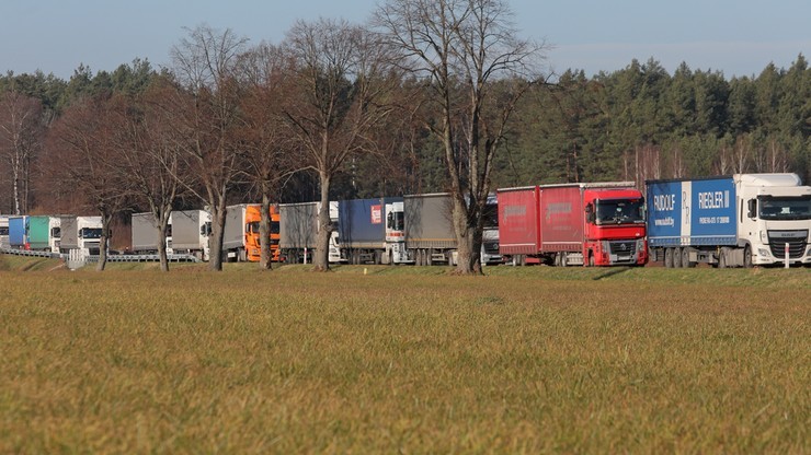 Lubelskie. Czterysta ciężarówek czeka w kolejce na przejściu granicznym w Koroszczynie