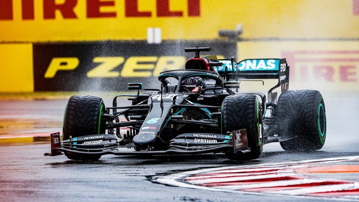 Formuła 1: Lewis Hamilton najlepszy w drugim treningu na Silverstone
