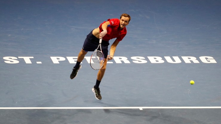 ATP w Sankt Petersburgu: W finale Miedwiediew lepszy od Corica