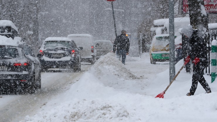 IMGW: Intensywne opady śniegu i zamiecie. Alerty pogodowe w całym kraju