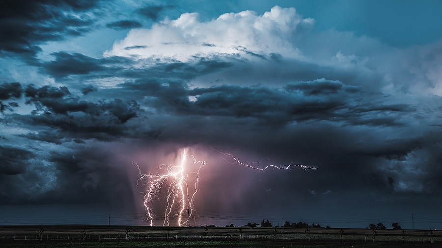 13.07.2019 22:36 Za pomocą żelu chcą zneutralizować chmurę burzową, żeby nie poczyniła kosztownych szkód