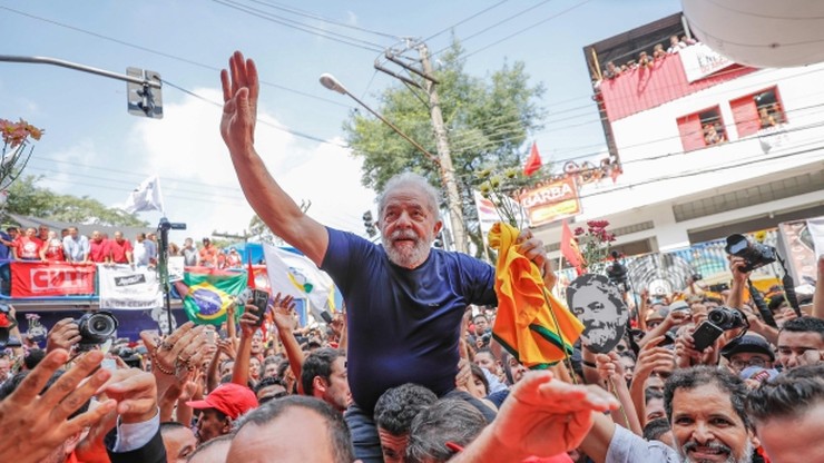 Były prezydent Brazylii oddał się w ręce policji. Trafi na 12 lat do więzienia