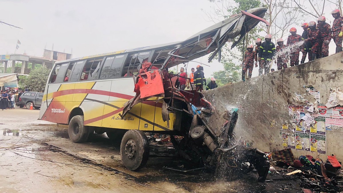 Bangladesz. Katastrofa autobusu. Co najmniej 19 zabitych, dziesiątki rannych
