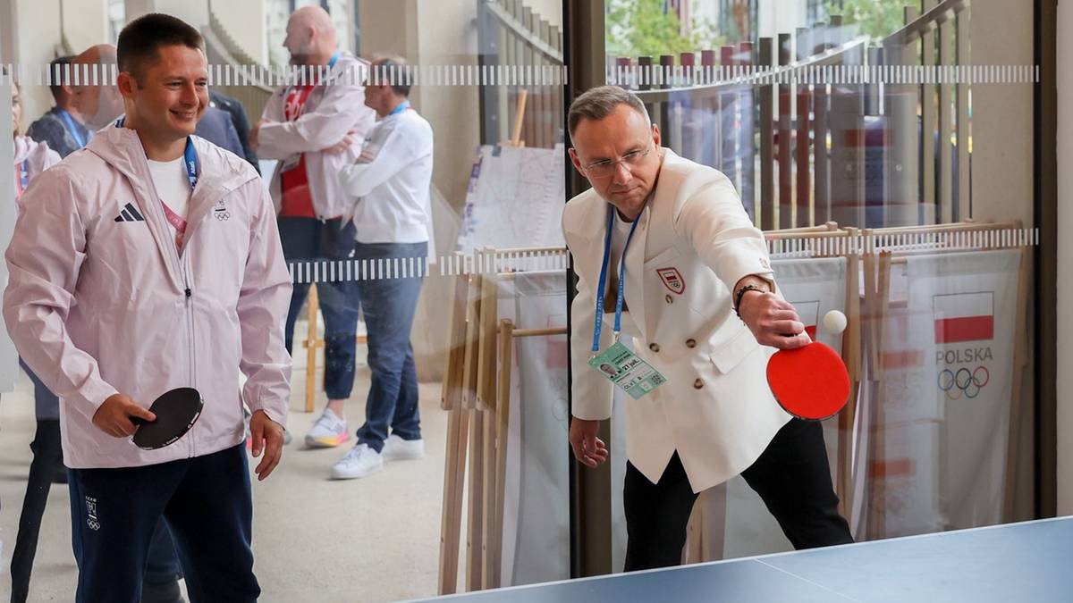 President Andrzej Duda played table tennis. Later he showed the photos.