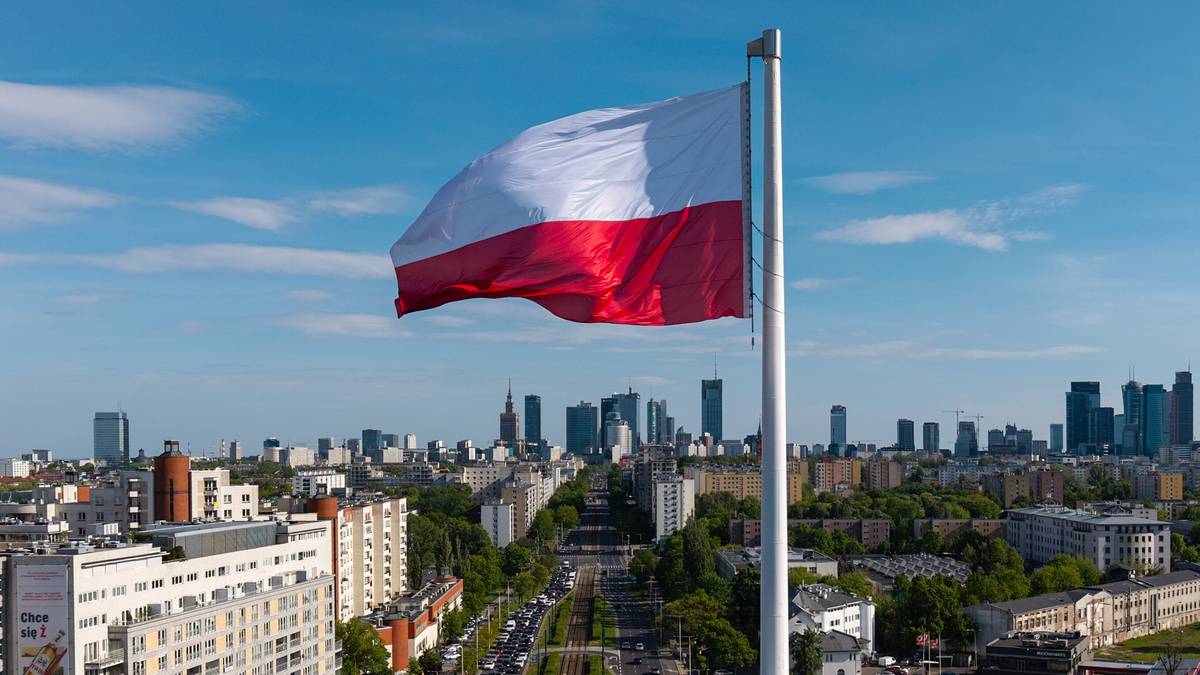 Dzień Flagi RP. Czego nie wolno robić z biało-czerwoną?