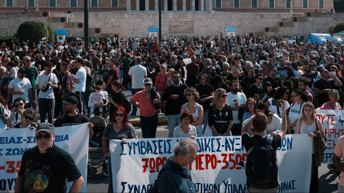 Grecy tłumnie wyszli na ulice. Strajk sparaliżował Ateny