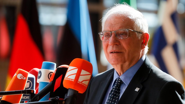 Josep Borrell: embargo na rosyjską ropę obniży zyski, które Moskwa uzyskuje z jej sprzedaży