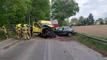 Zderzenie busa z samochodem pod Lublinem. Ponad dwudziestu rannych, w tym pięcioro dzieci
