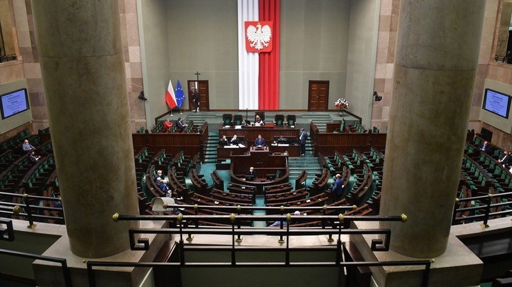 Sondaż IBRiS. Zjednoczona Prawica na czele, Konfederacja poza Sejmem